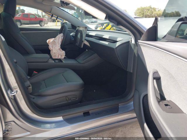 Tesla Model 3 Long Range Rear-wheel Drive Image 14