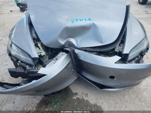 Tesla Model 3 Long Range Rear-wheel Drive Image 5