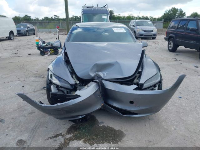 Tesla Model 3 Long Range Rear-wheel Drive Image 10