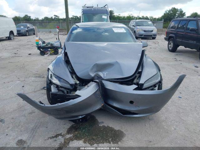 Tesla Model 3 Long Range Rear-wheel Drive Image 10