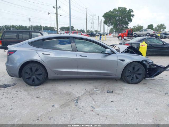 Tesla Model 3 Long Range Rear-wheel Drive Image 12