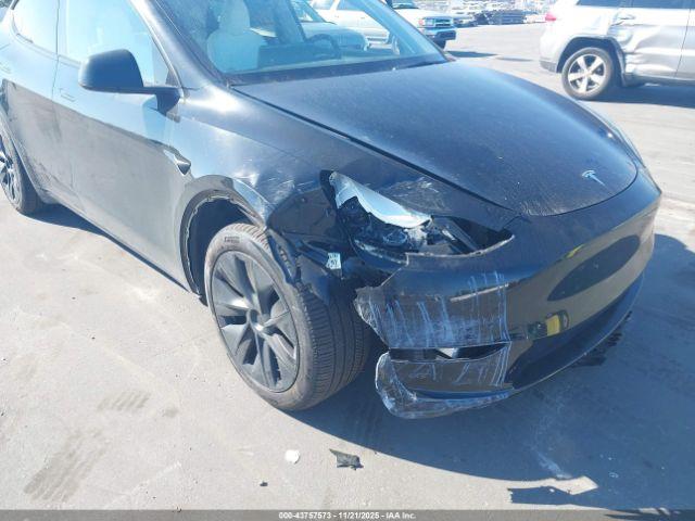 Tesla Model Y Long Range Dual Motor All-wheel Drive Image 3