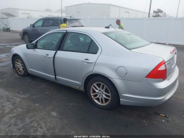 Ford Fusion S Image 3