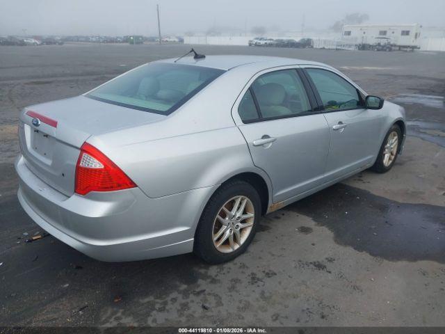 Ford Fusion S Image 4
