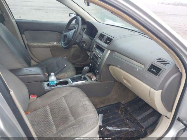 Ford Fusion S Image 9