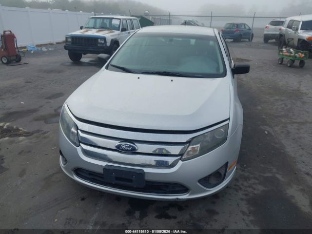 Ford Fusion S Image 5