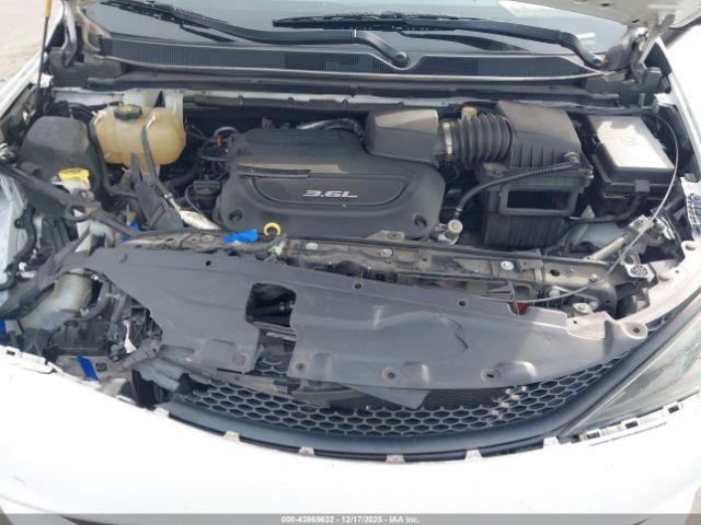 Chrysler Pacifica L Image 7