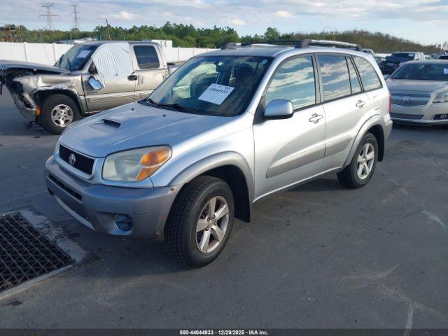 Toyota RAV4 Image 10