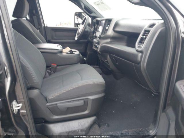 Ram 2500 Tradesman  4x4 6'4 Box Image 6