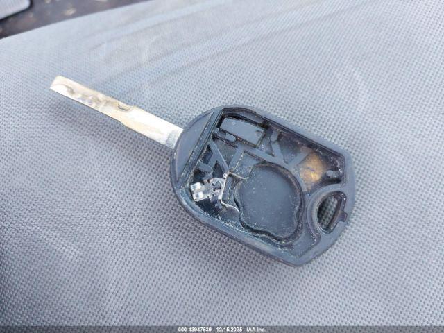 Ford Escape S Image 3