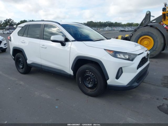Toyota RAV4 Le Image 1