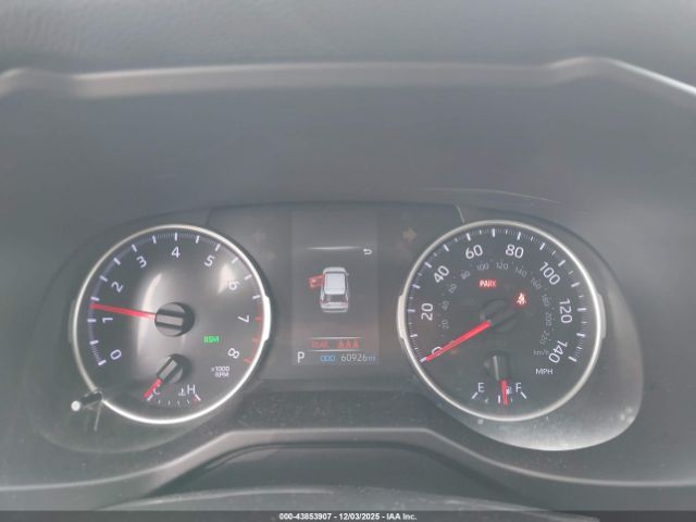 Toyota RAV4 Le Image 12