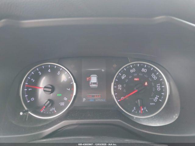 Toyota RAV4 Le Image 12