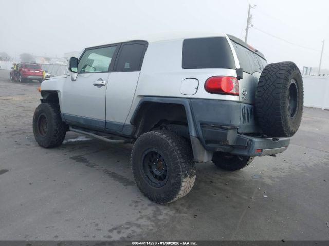 Toyota FJ Cruiser Image 7