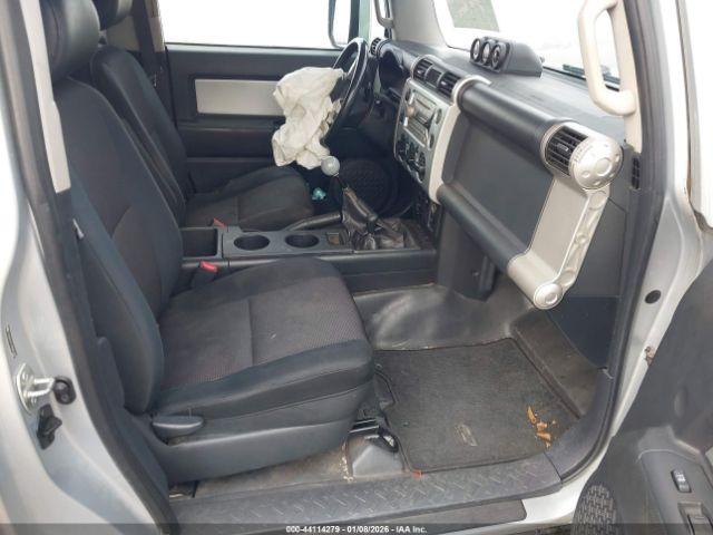 Toyota FJ Cruiser Image 17