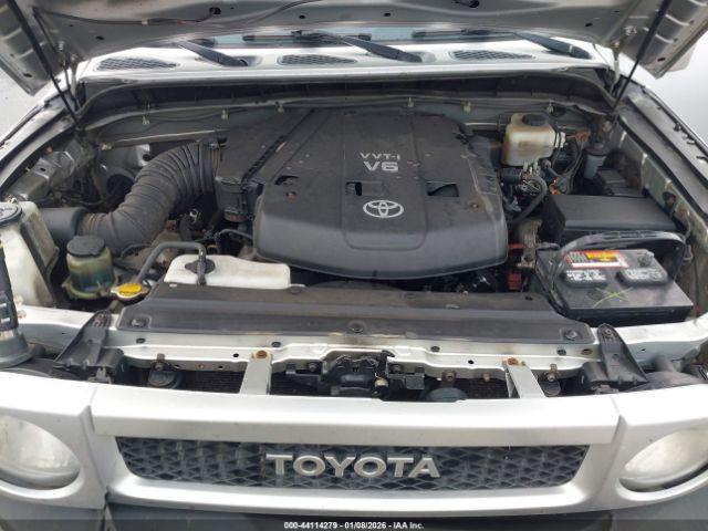 Toyota FJ Cruiser Image 14