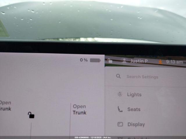 Tesla Model Y Long Range Dual Motor All-wheel Drive Image 13