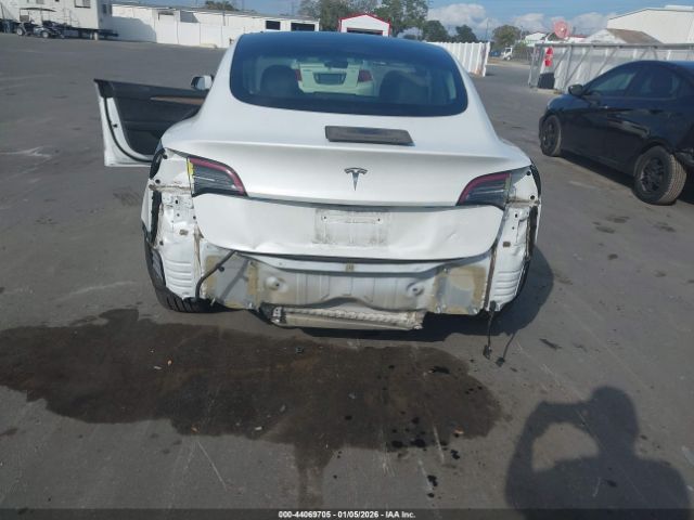 Tesla Model 3 Rear-wheel Drive Image 4