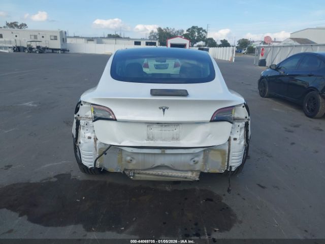 Tesla Model 3 Rear-wheel Drive Image 18