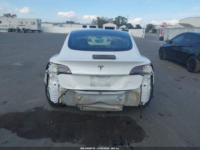 Tesla Model 3 Rear-wheel Drive Image 18
